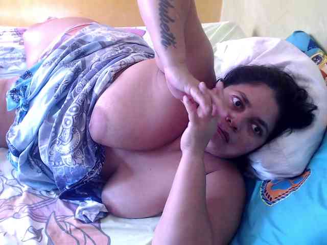 mia-naughty webcam