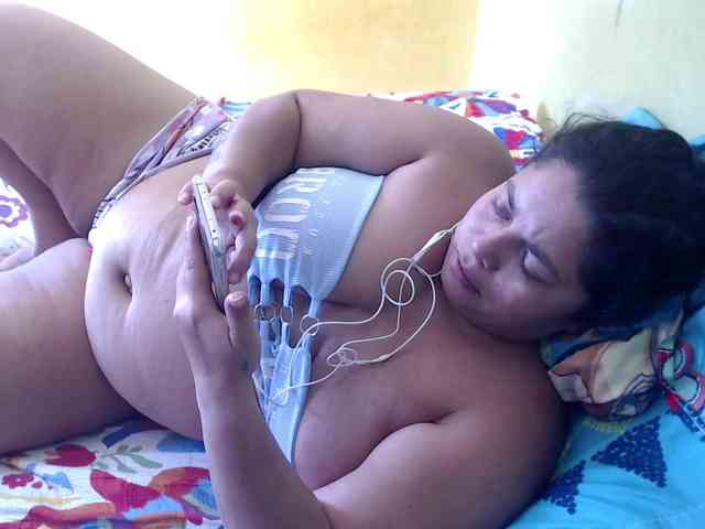 mia-naughty webcam