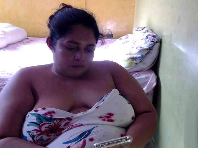 mia-naughty webcam