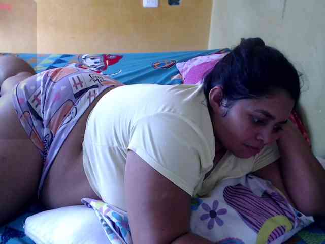 mia-naughty webcam