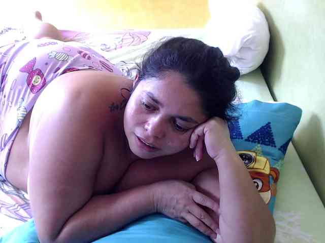 mia-naughty webcam