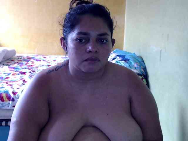 mia-naughty webcam