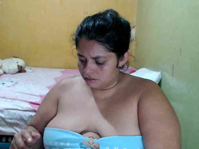 mia-naughty webcam