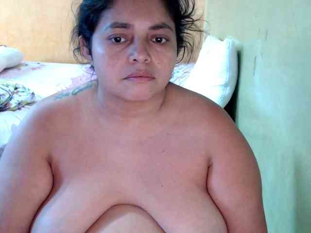 mia-naughty webcam
