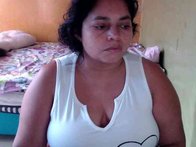 mia-naughty webcam