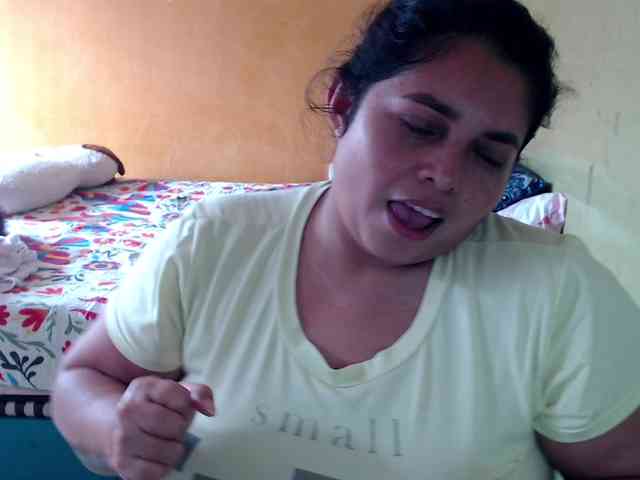 mia-naughty webcam