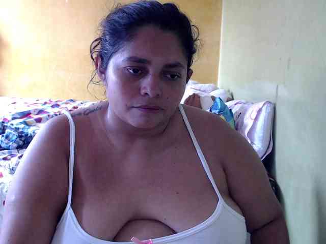 mia-naughty webcam