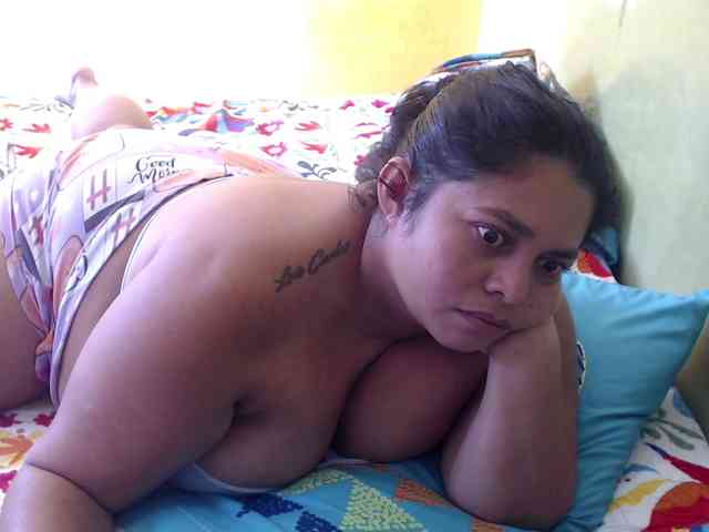 mia-naughty webcam
