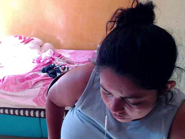 mia-naughty webcam