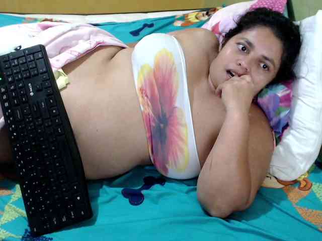 mia-naughty webcam