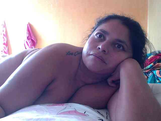 mia-naughty webcam