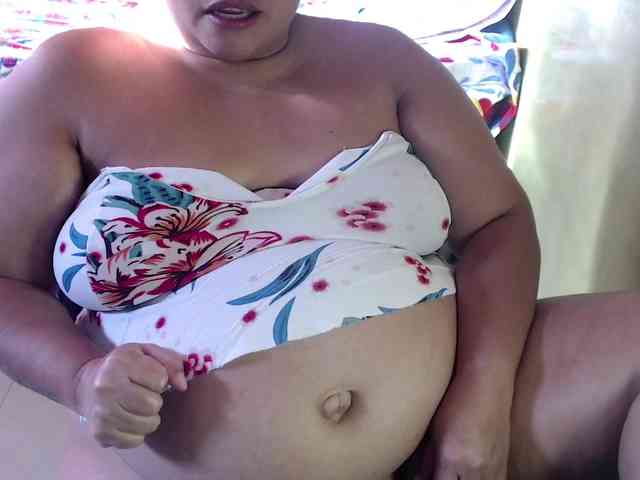 mia-naughty webcam