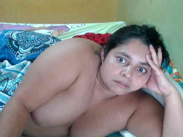 mia-naughty webcam