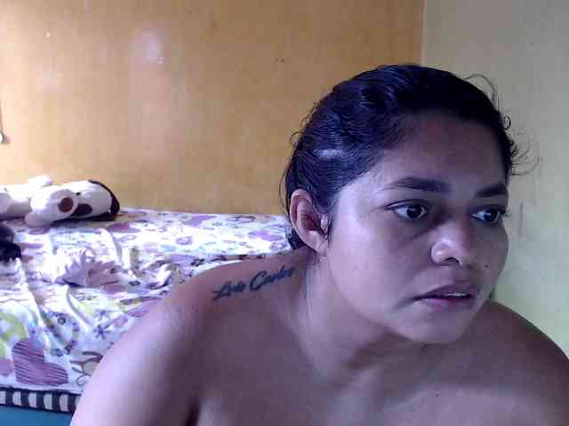 mia-naughty webcam