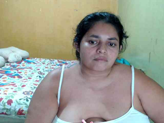 mia-naughty webcam