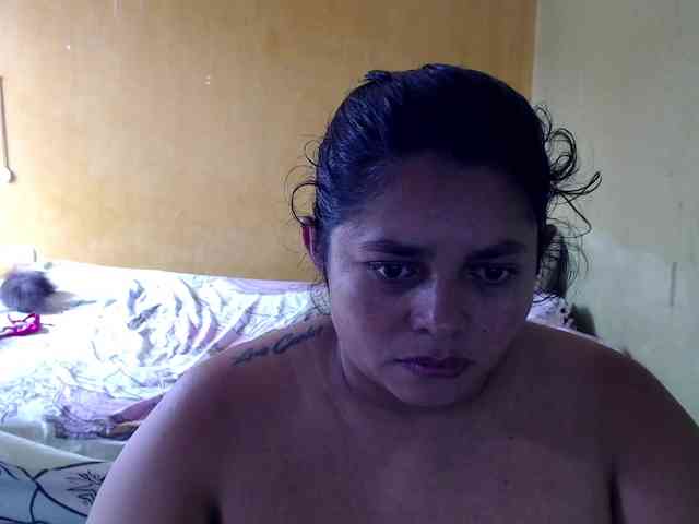 mia-naughty webcam