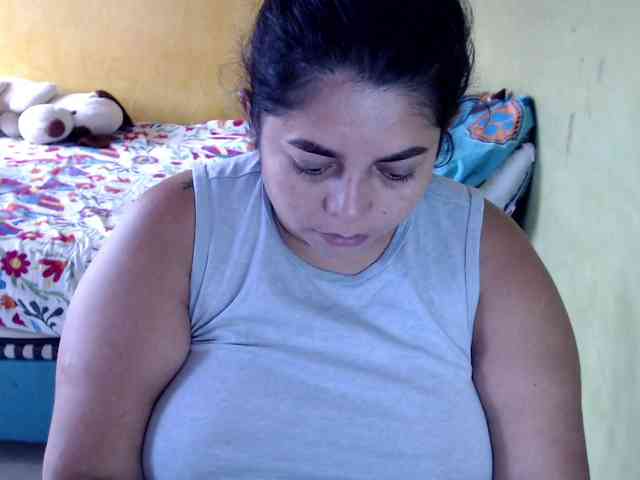 mia-naughty webcam