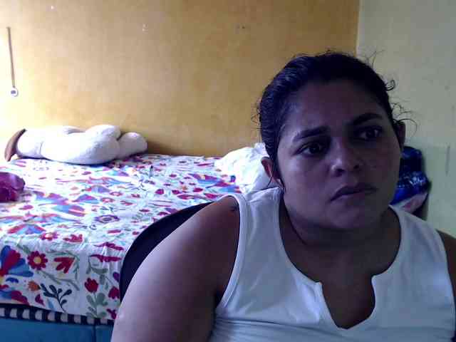 mia-naughty webcam