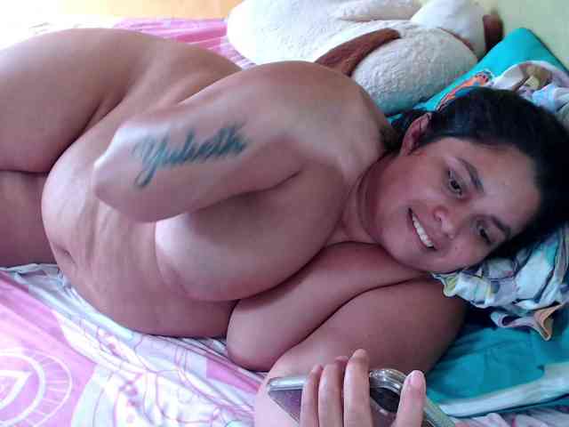 mia-naughty webcam