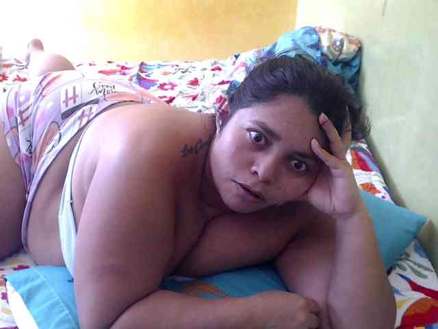 mia-naughty webcam