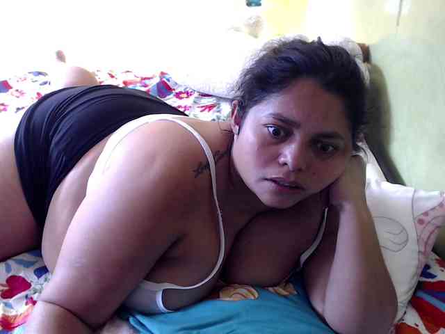 mia-naughty webcam