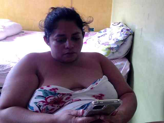 mia-naughty webcam