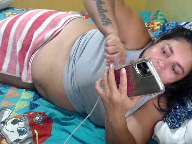mia-naughty webcam