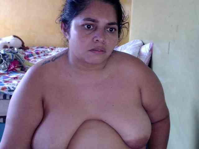 mia-naughty webcam