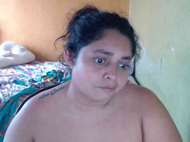 mia-naughty webcam