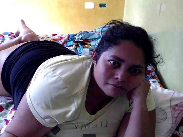 mia-naughty webcam