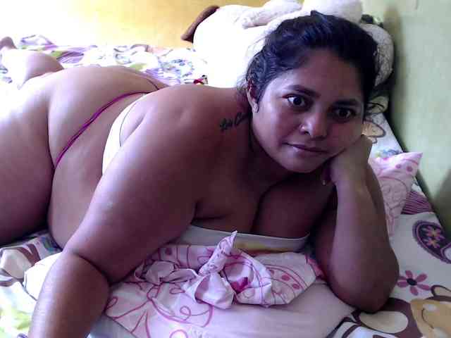 mia-naughty webcam