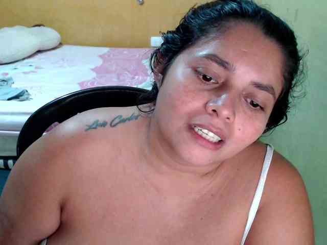 mia-naughty webcam