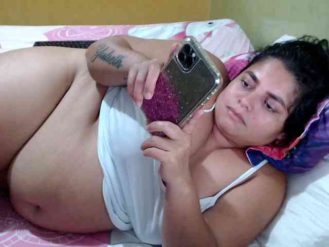 mia-naughty webcam