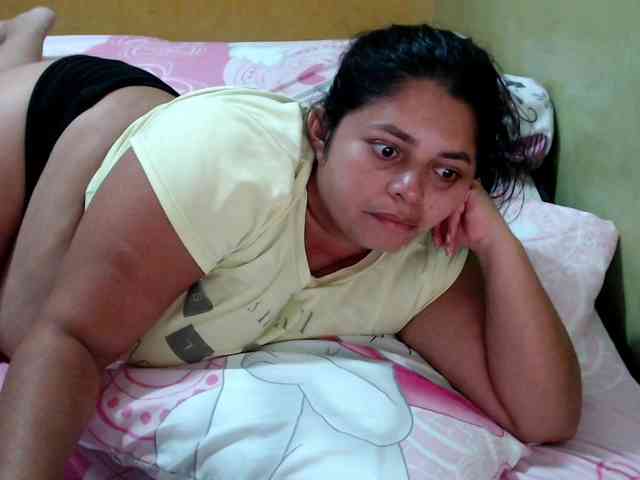 mia-naughty Live Webcam on BongaCams
