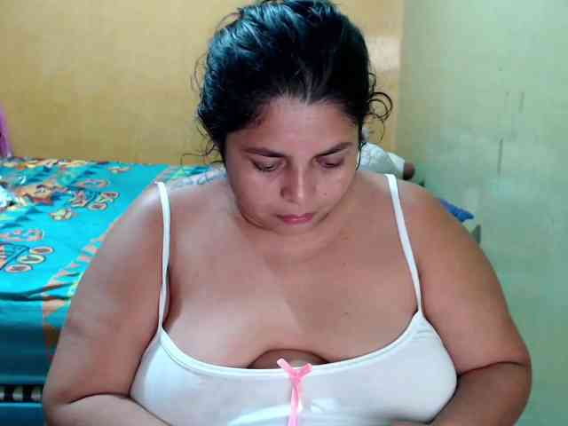 mia-naughty webcam