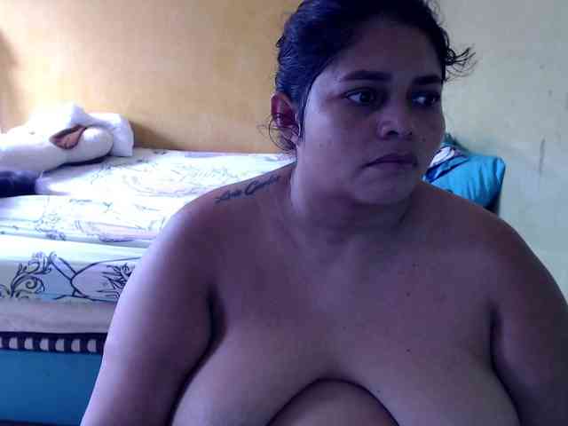 mia-naughty webcam
