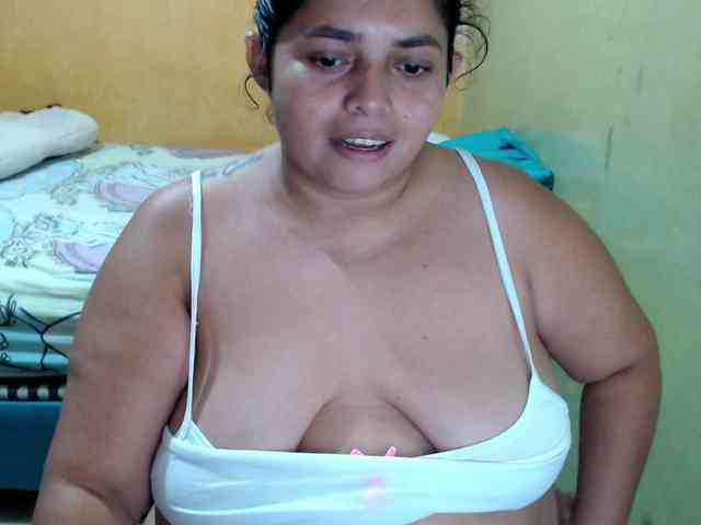 mia-naughty webcam