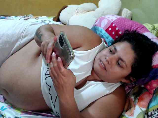 mia-naughty webcam