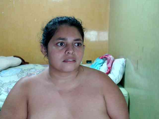 mia-naughty webcam