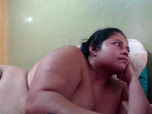 mia-naughty webcam