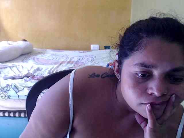 mia-naughty webcam