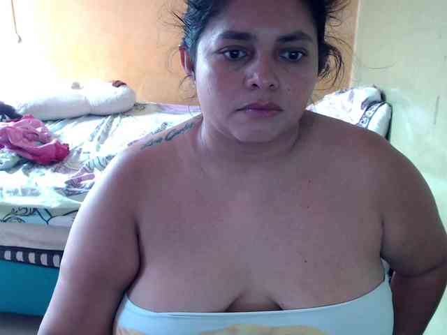 mia-naughty webcam