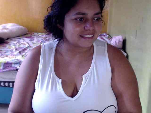 mia-naughty webcam