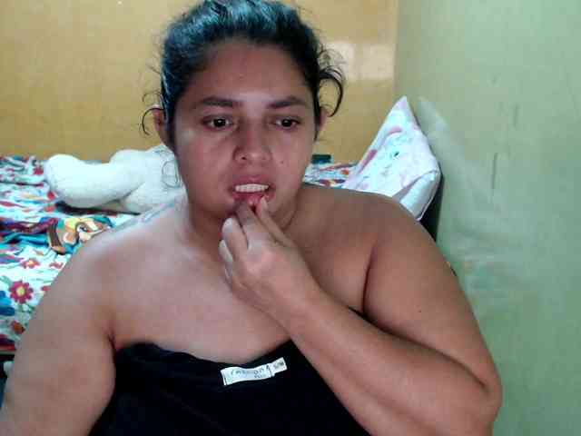 mia-naughty webcam