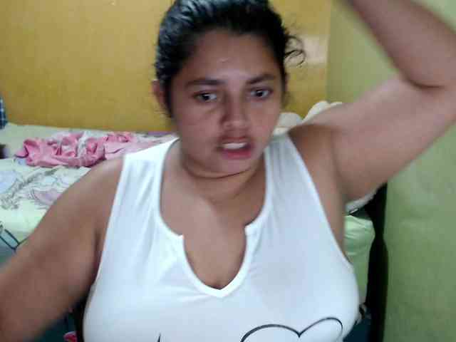 mia-naughty webcam