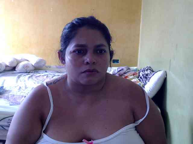mia-naughty webcam