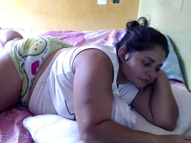 mia-naughty webcam