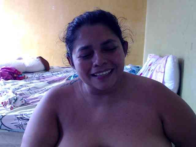 mia-naughty webcam