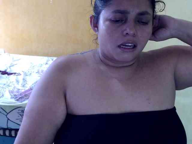 mia-naughty webcam