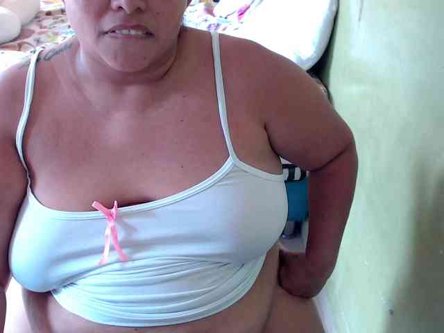 mia-naughty webcam